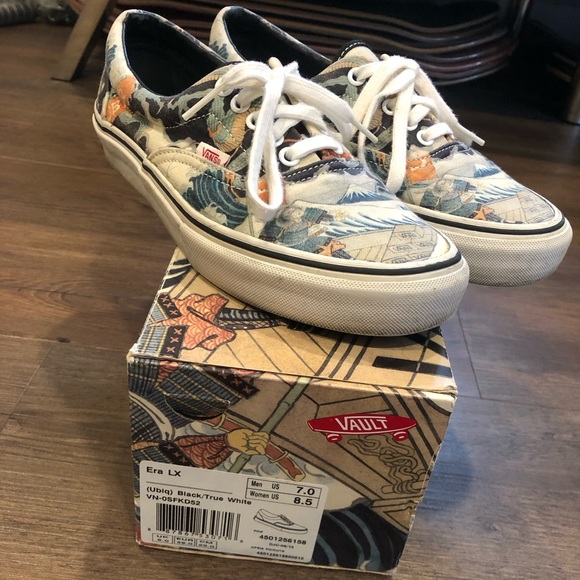 Vans Vault Ubiq x Three Tides Tattoo Era’s. - Picture 4 of 5